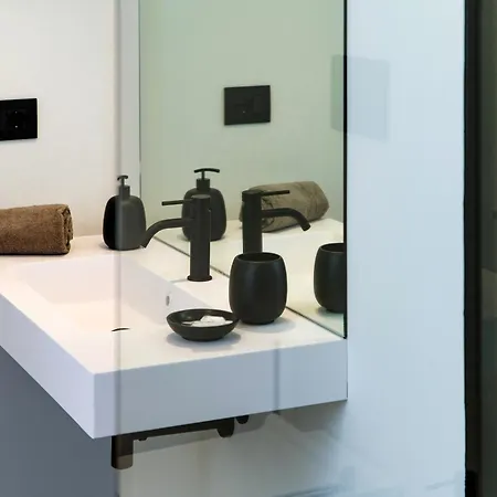 招待所 Linaio - The House Of Travelers 3*