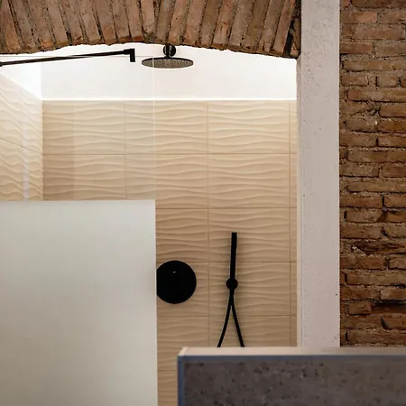 Linaio - The House Of Travelers 3*