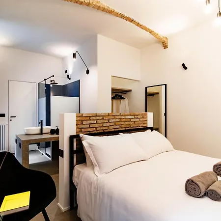 Casa de hóspedes Linaio - The House Of Travelers