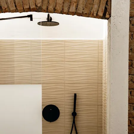 Konukevi Linaio - The House Of Travelers Como