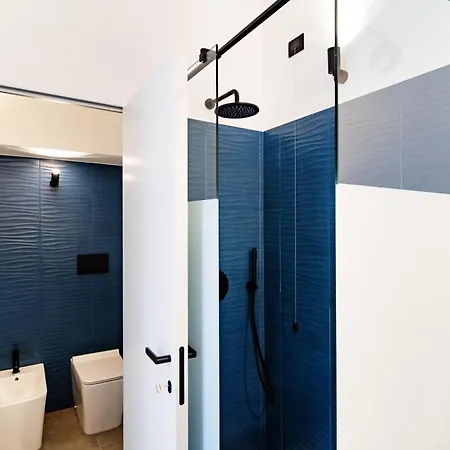 Linaio - The House Of Travelers Como