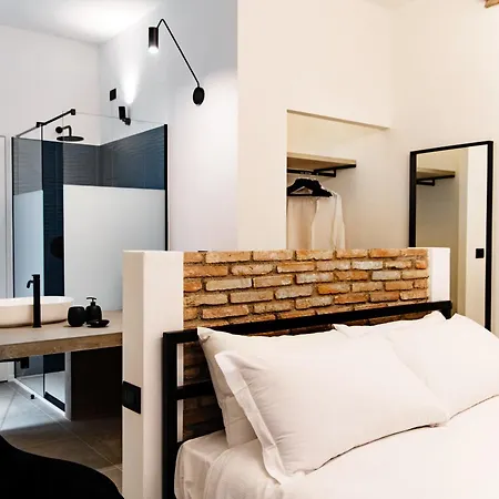 Linaio - The House Of Travelers 3* Como